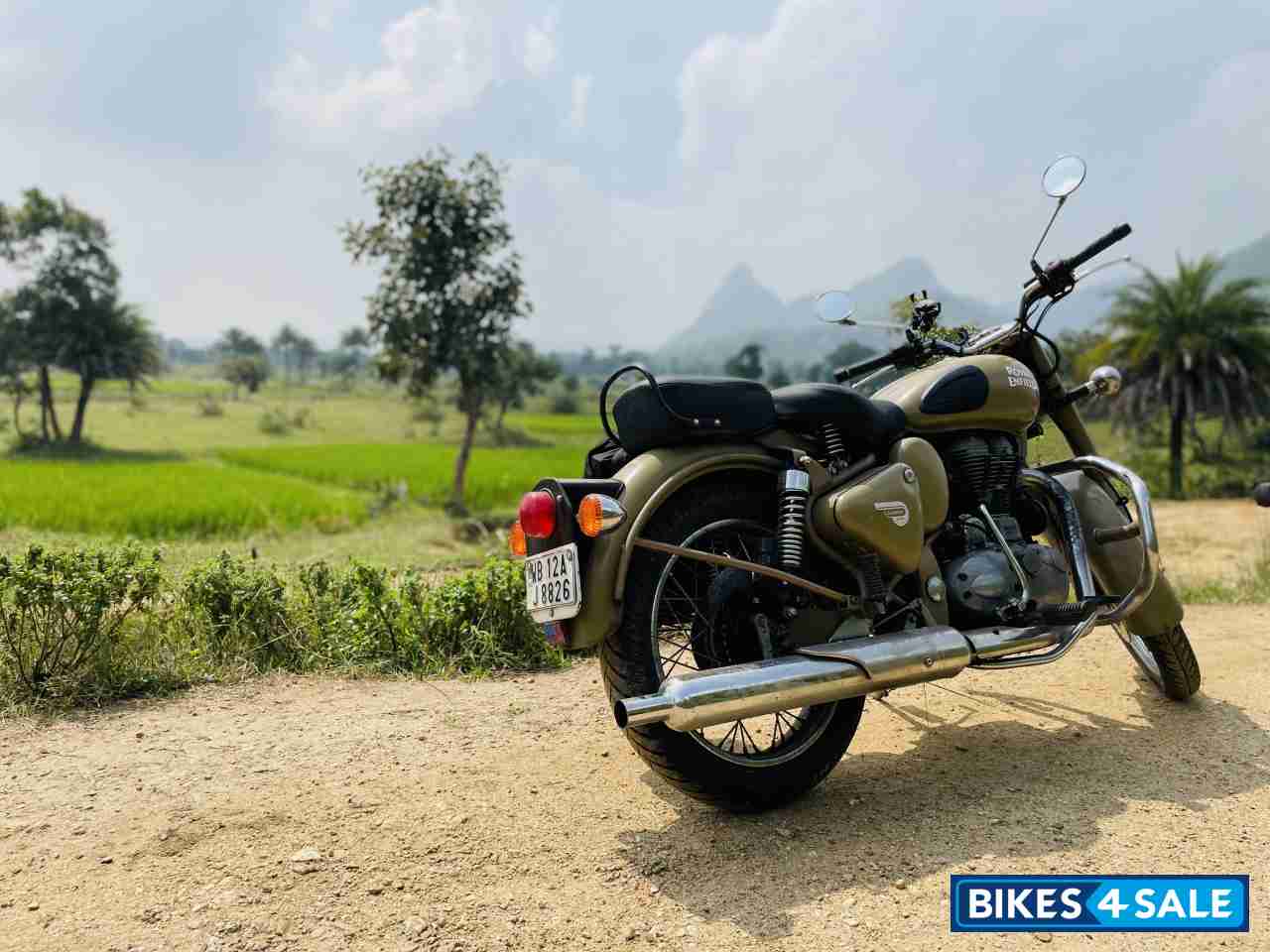 Deserts Royal Enfield Classic Desert Storm