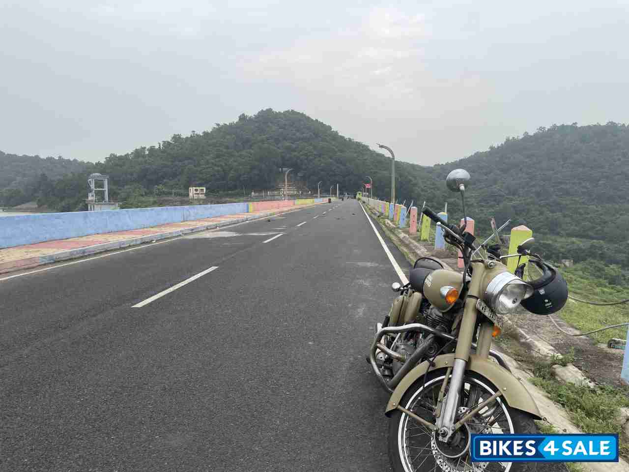 Deserts Royal Enfield Classic Desert Storm