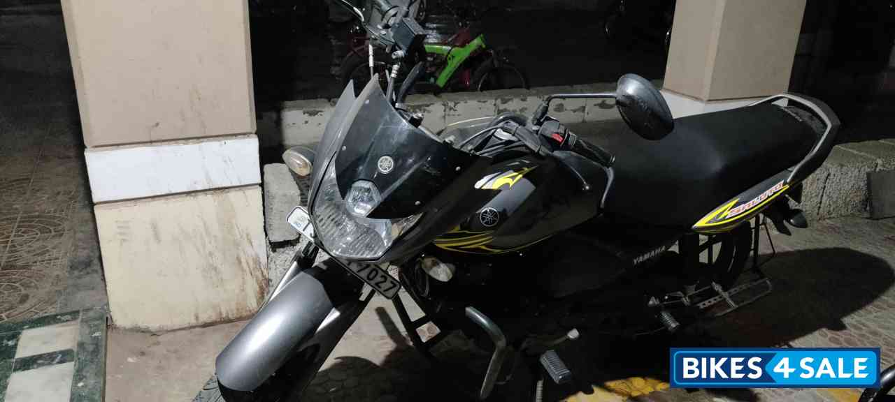Grey Black Yamaha Saluto 125 Grey Black Yamaha Saluto 125
