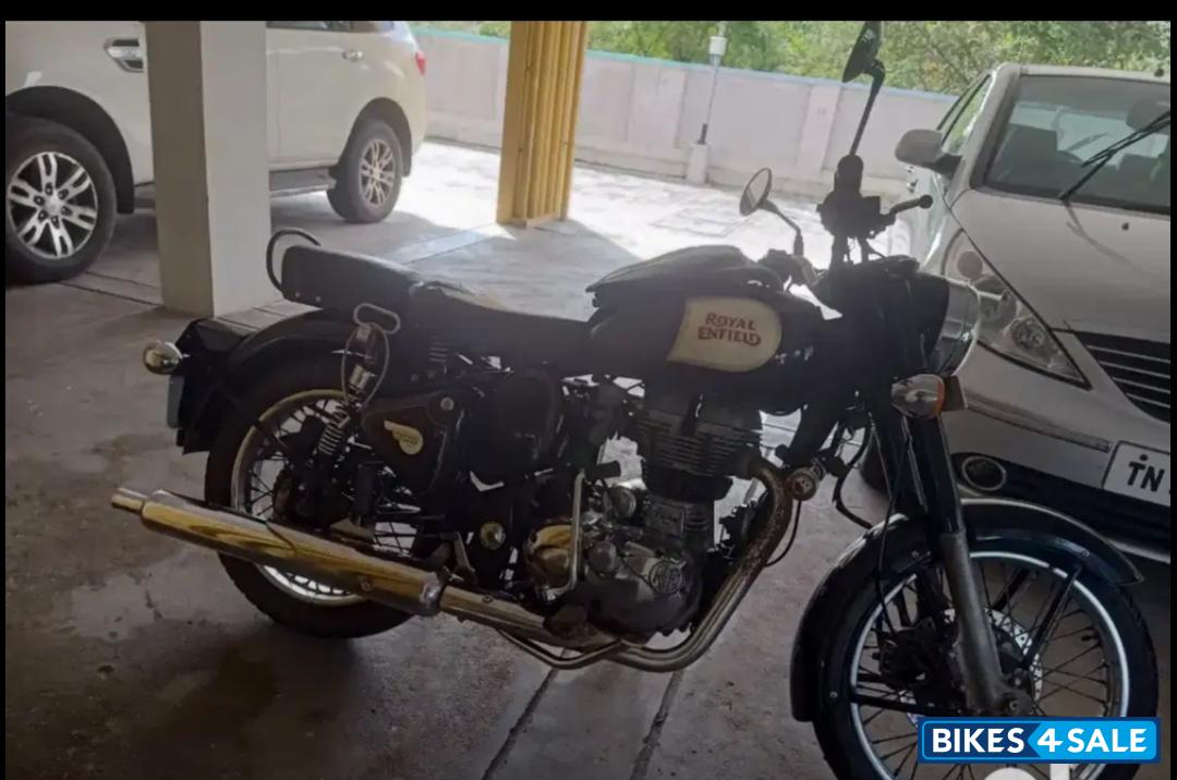 Black Royal Enfield Classic 350 Black Royal Enfield Classic 350