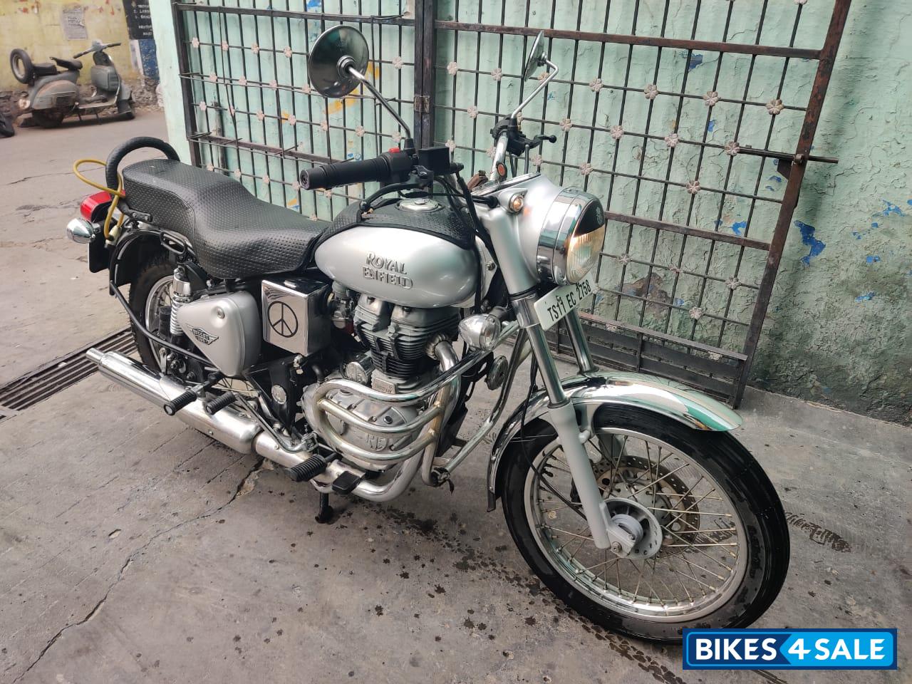 Silver Royal Enfield Bullet Electra Twinspark