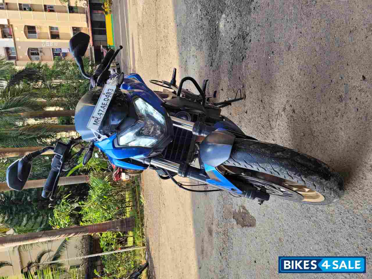 Blue Bajaj Dominar 400 Disc