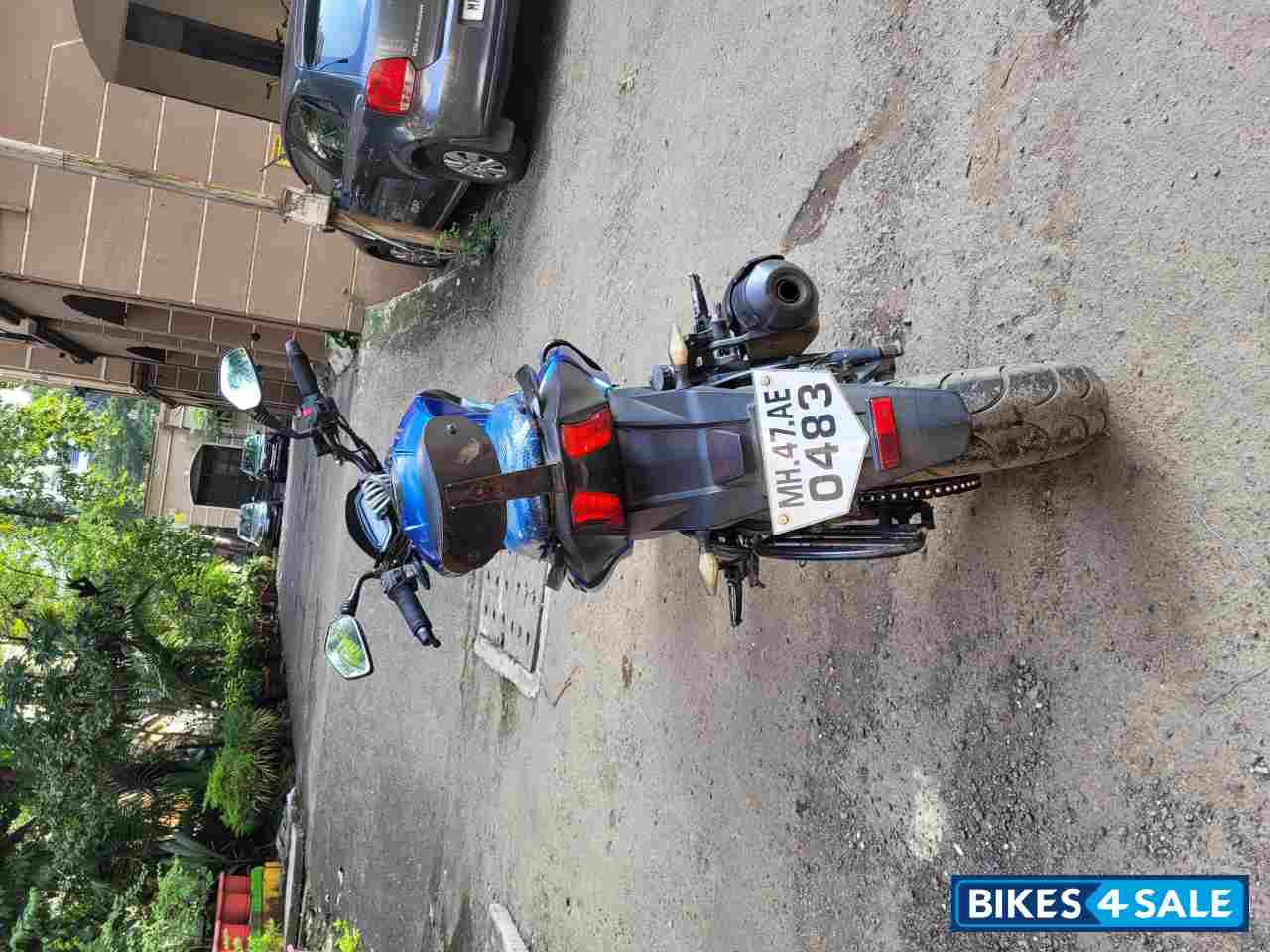 Blue Bajaj Dominar 400 Disc