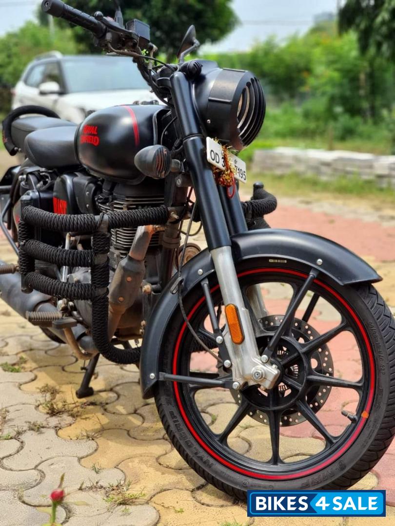 Royal Enfield Classic Stealth Black