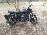 Royal Enfield Classic Stealth Black