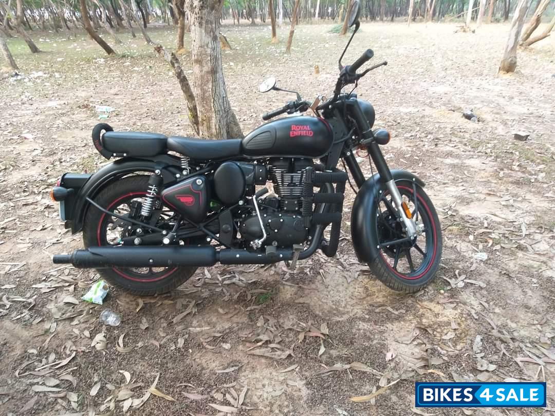 Royal Enfield Classic Stealth Black