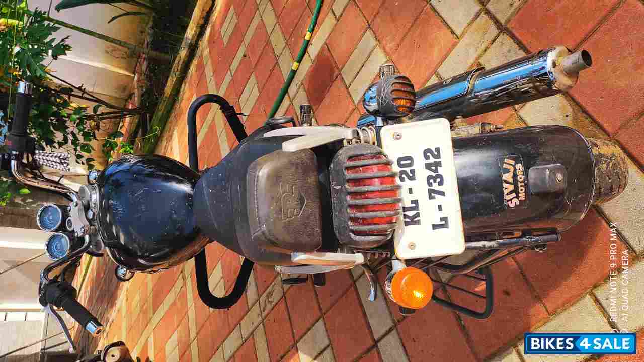 Black Royal Enfield Thunderbird 350