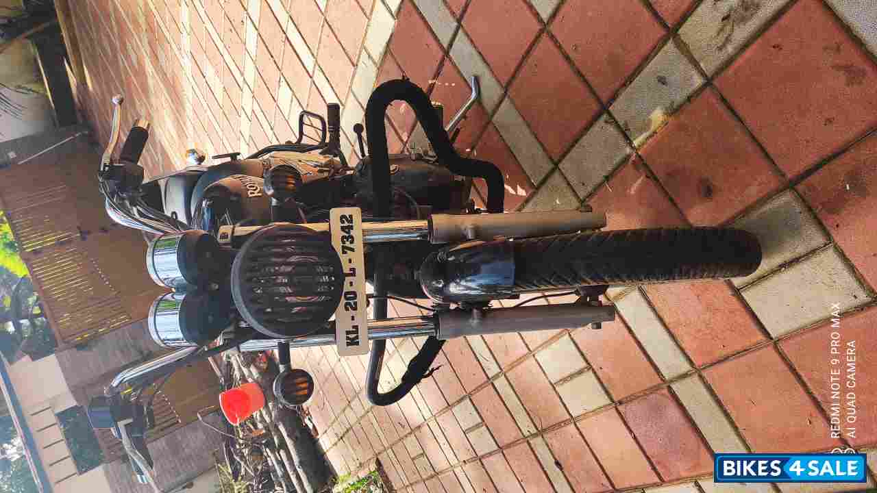 Black Royal Enfield Thunderbird 350