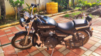 Black Royal Enfield Thunderbird 350