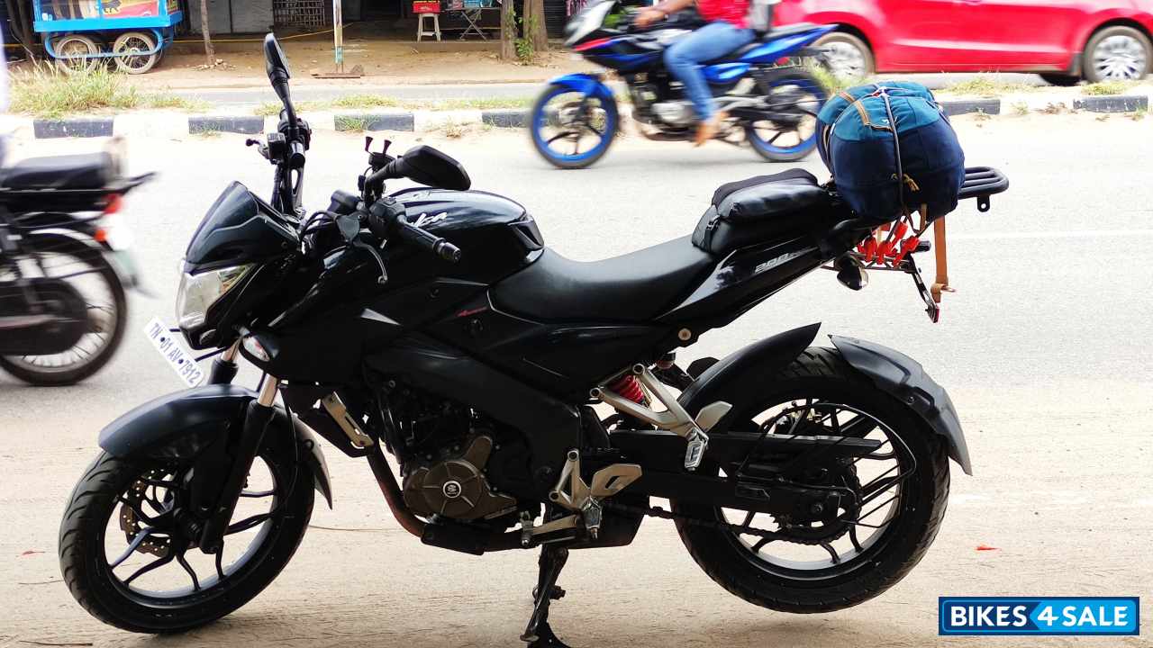 Bajaj Pulsar 200 NS