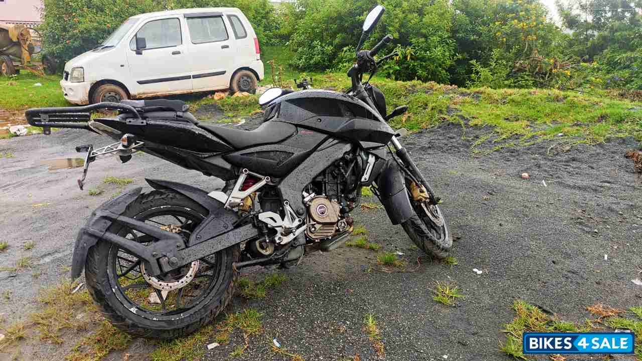 Bajaj Pulsar 200 NS