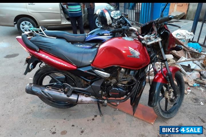 Lal Honda CB Unicorn