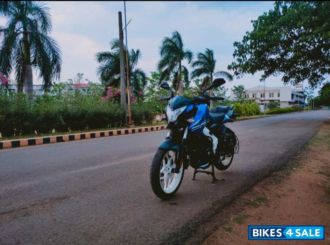 Blue Bajaj Pulsar 200 NS ABS