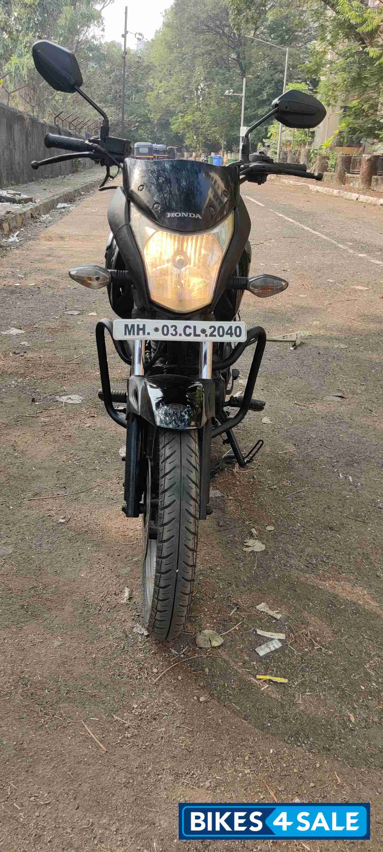 Black Honda CB Unicorn 160