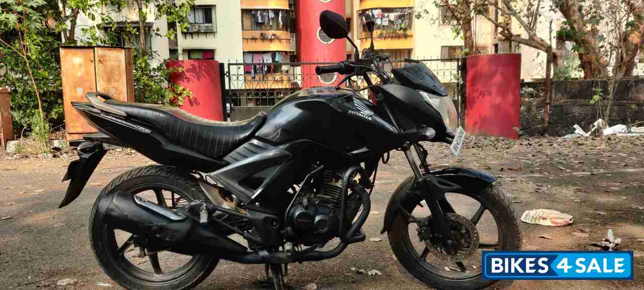 Black Honda CB Unicorn 160