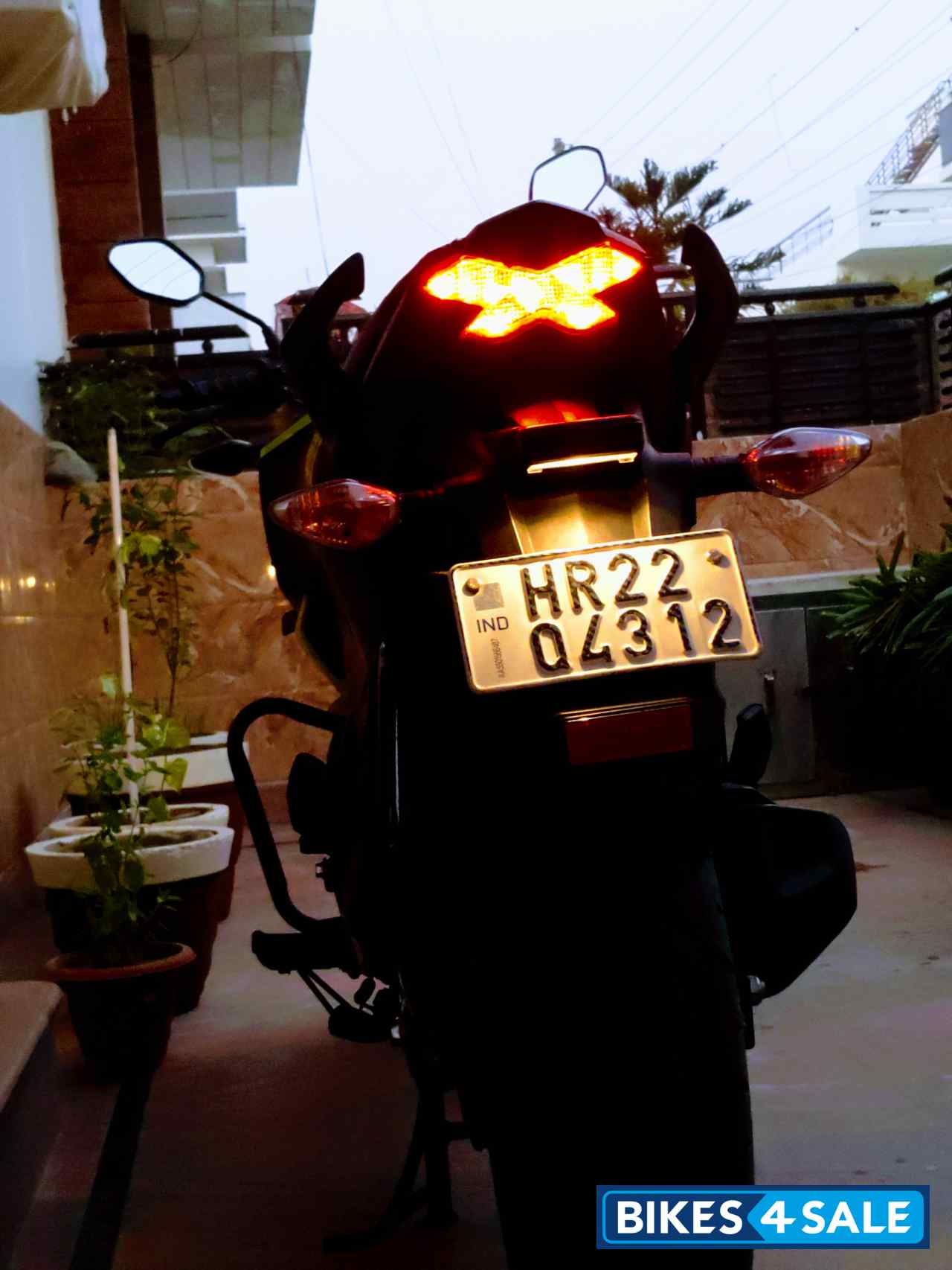 Green Honda CB Hornet 160R