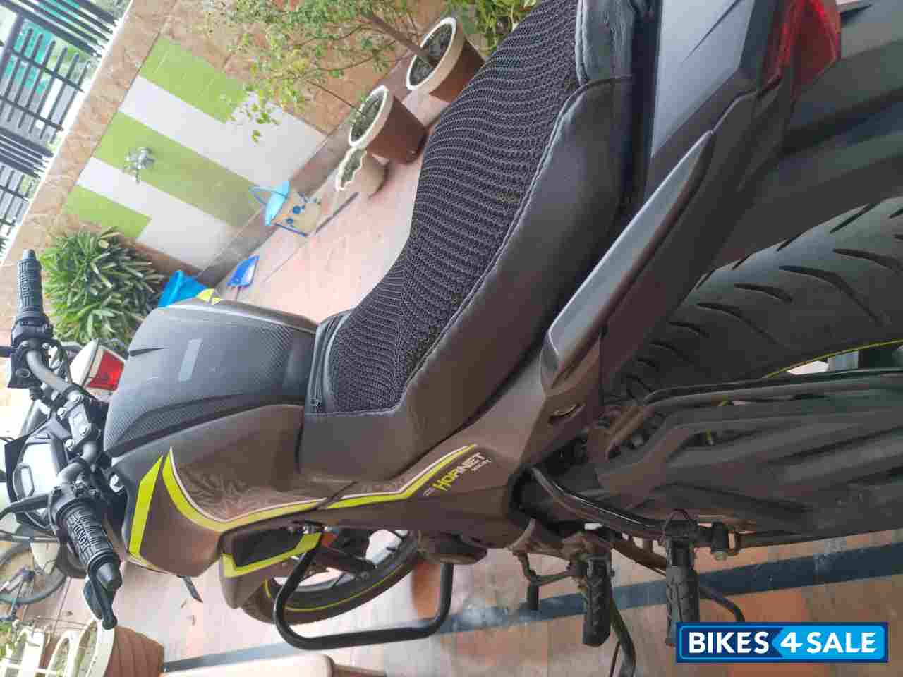 Green Honda CB Hornet 160R