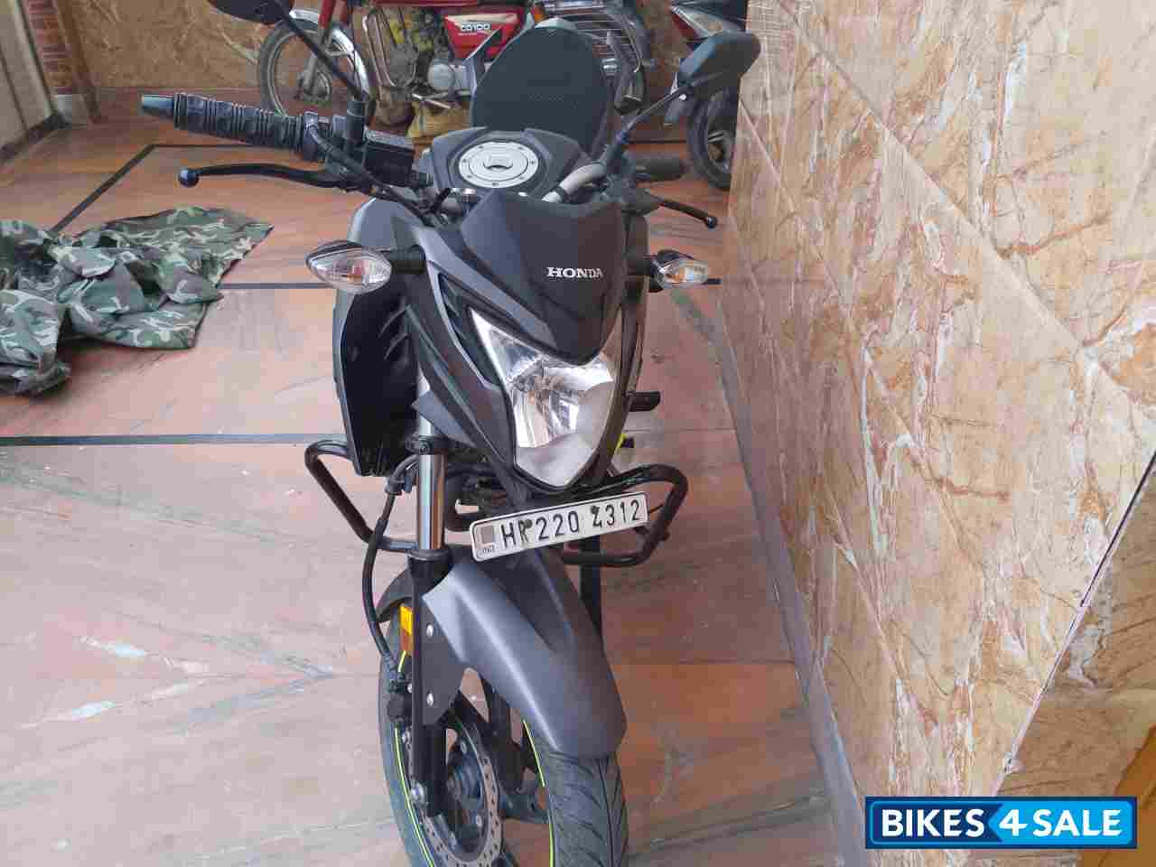 Green Honda CB Hornet 160R