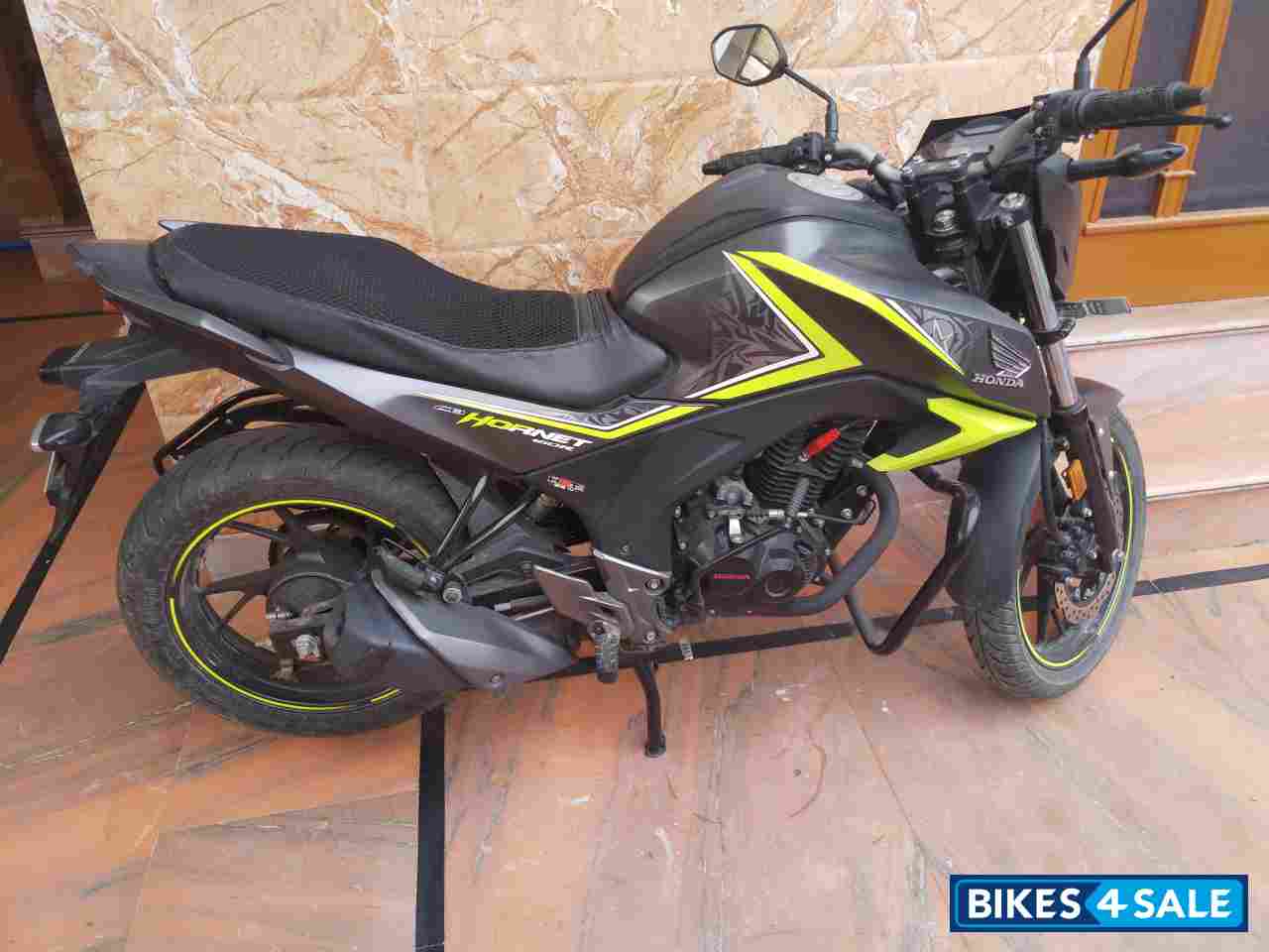 Green Honda CB Hornet 160R