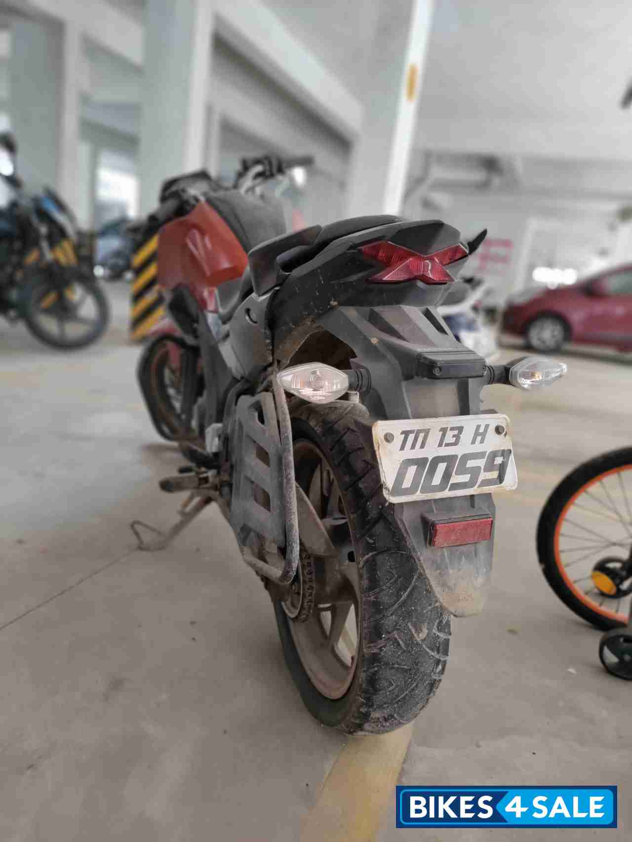 Orange Honda CB Hornet 160R