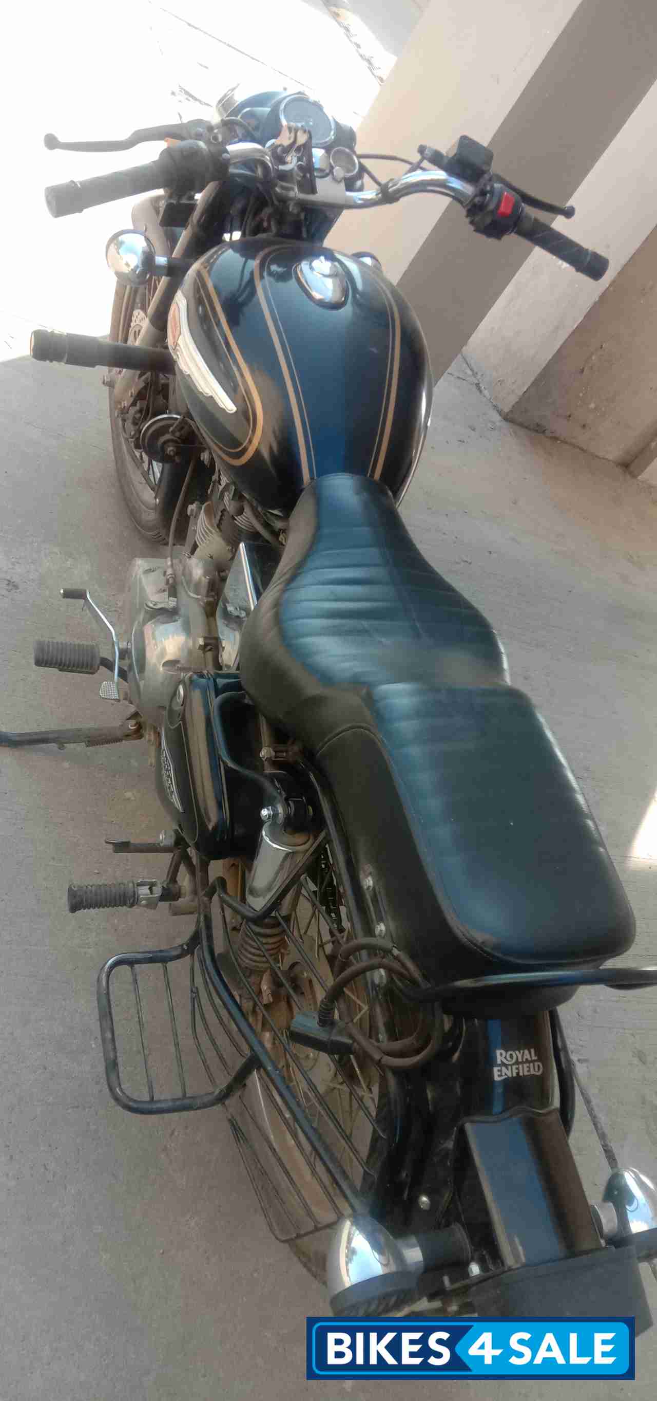 Black Royal Enfield Bullet Standard 350