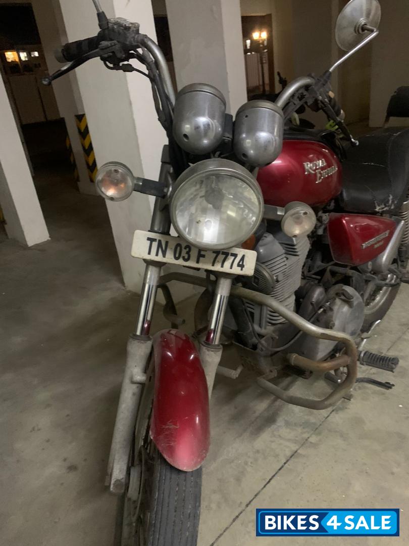 Red Royal Enfield Thunderbird TwinSpark 350