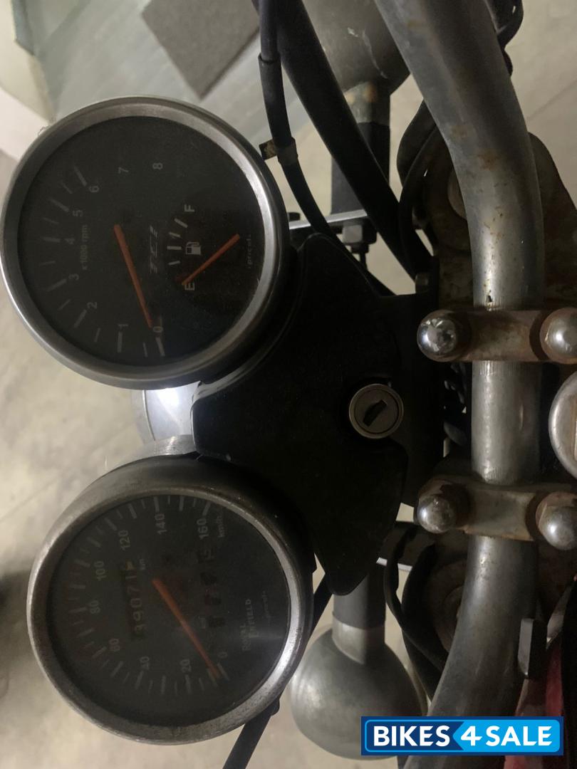 Red Royal Enfield Thunderbird TwinSpark 350