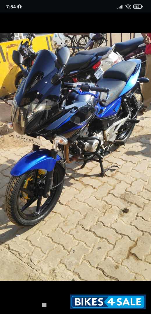 Bajaj Pulsar 220F