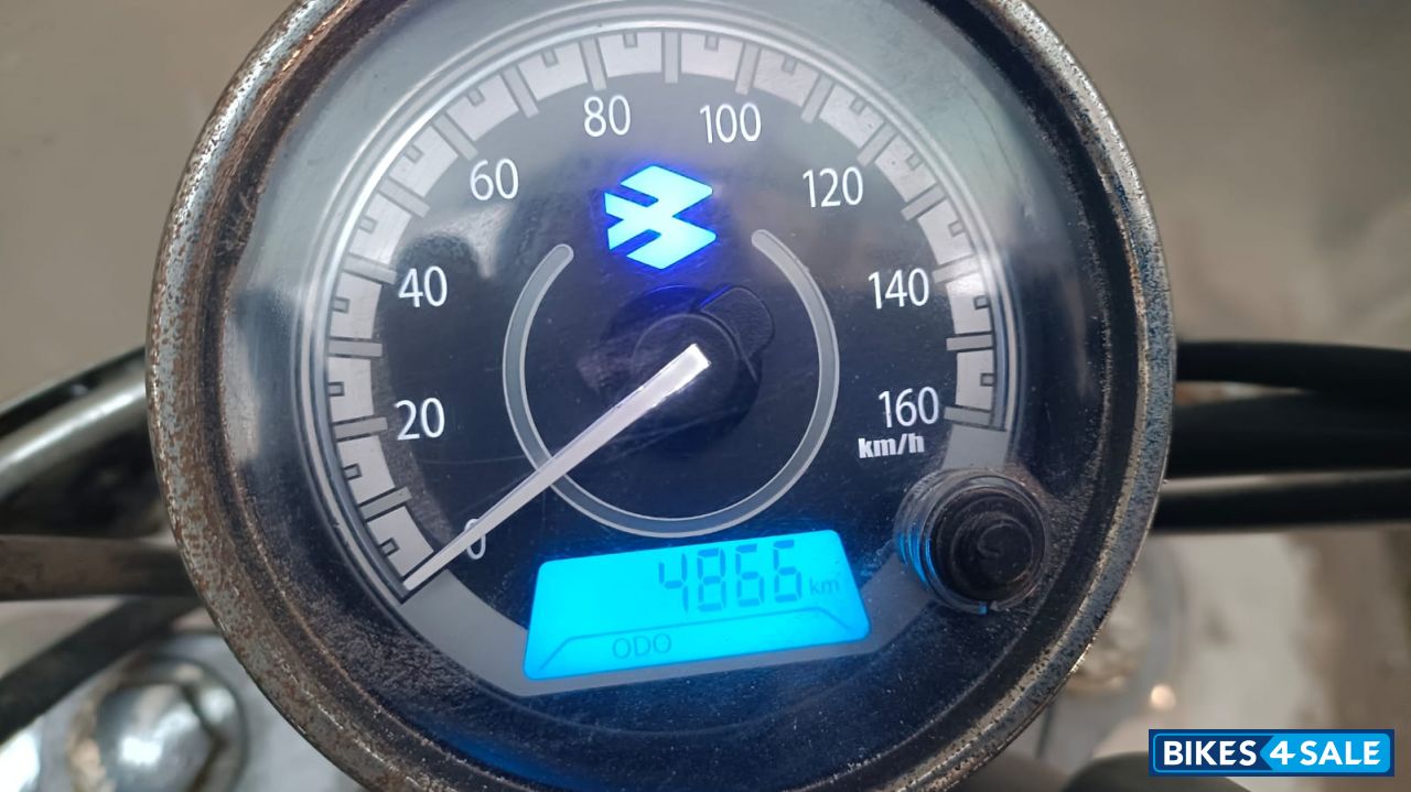 Black Bajaj Avenger Cruise 220