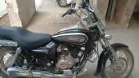 Black Bajaj Avenger Cruise 220