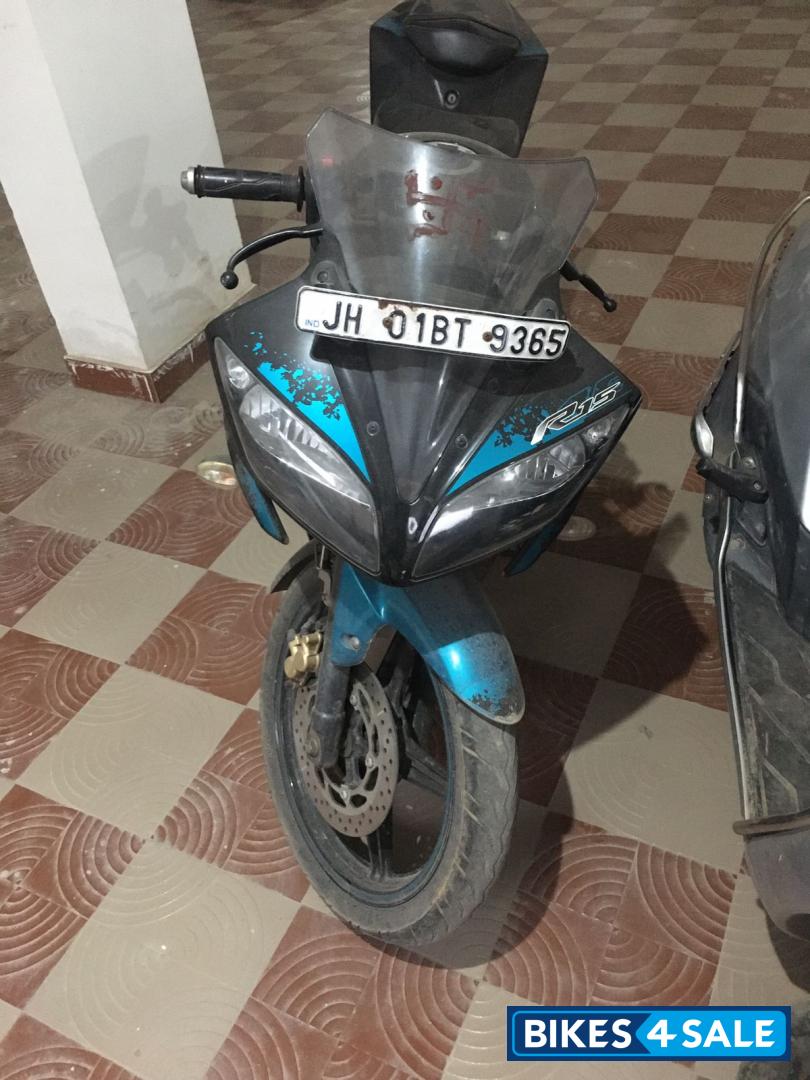 Blue Yamaha YZF R15 V2