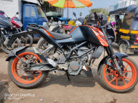 White Orange KTM Duke 125