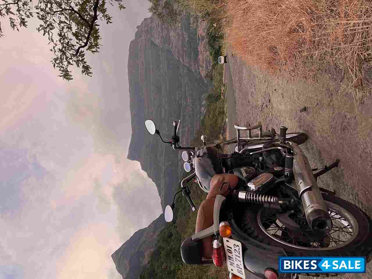 Black Royal Enfield Thunderbird TwinSpark 350