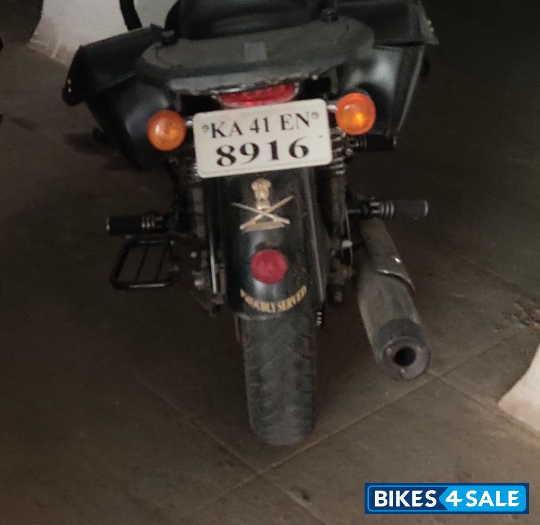 Black Royal Enfield Thunderbird 350