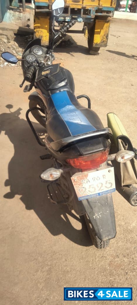 Black And Red Honda Dream Yuga