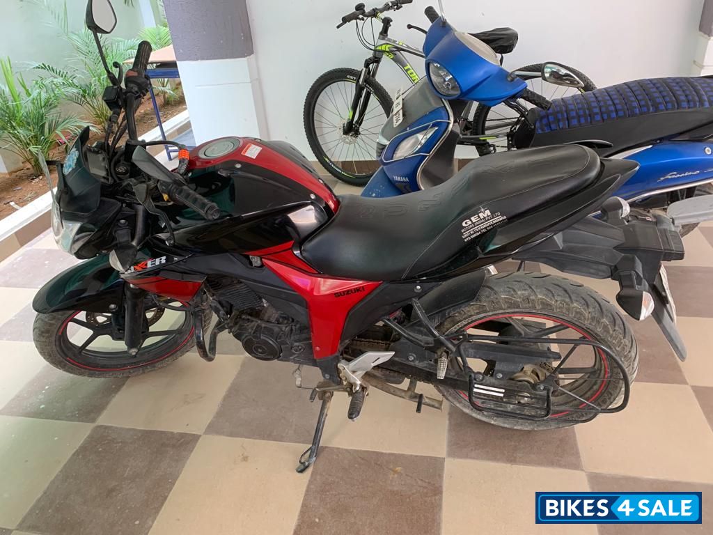 Black And Red Suzuki Gixxer 150