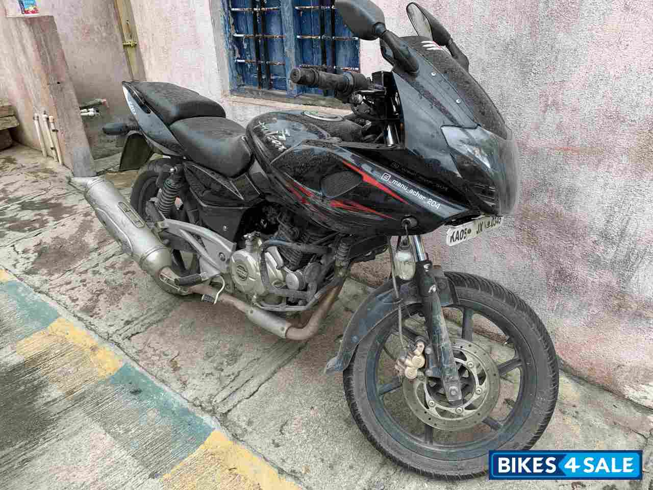 Bajaj Pulsar 220F