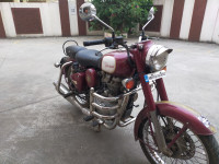 Red Royal Enfield Classic 350