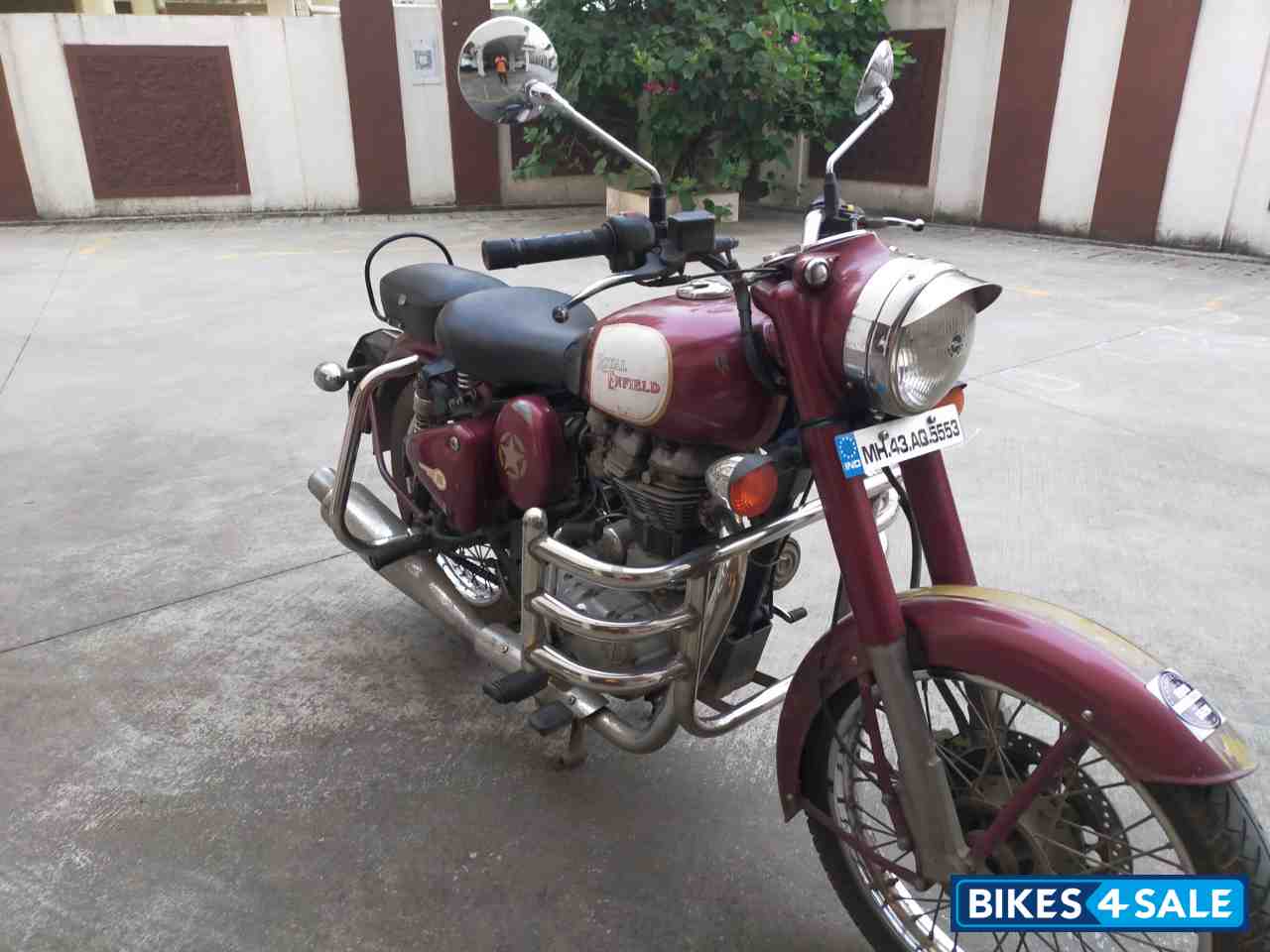 Red Royal Enfield Classic 350