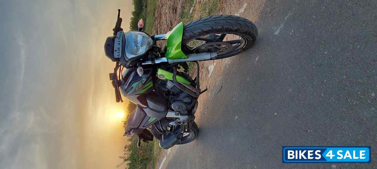Green & Black Yamaha FZ16
