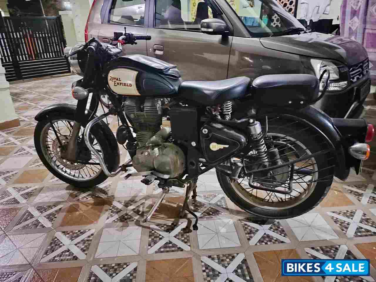 Black Royal Enfield Classic 350
