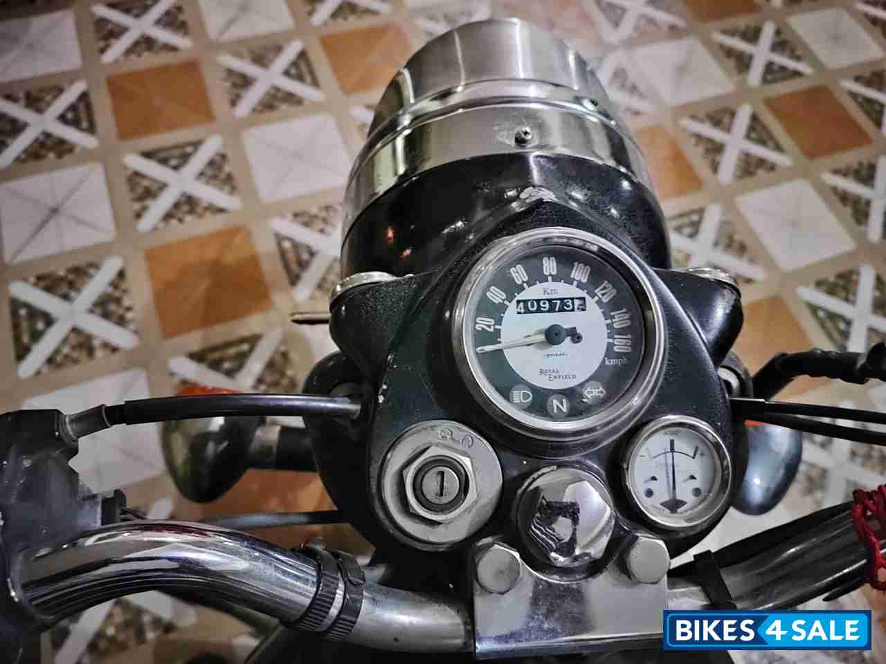 Black Royal Enfield Classic 350 Black Royal Enfield Classic 350