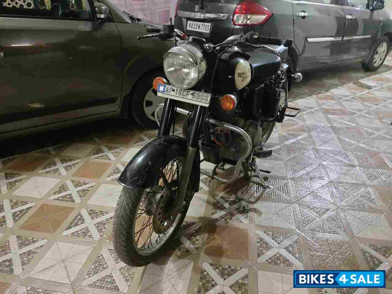 Black Royal Enfield Classic 350 Black Royal Enfield Classic 350