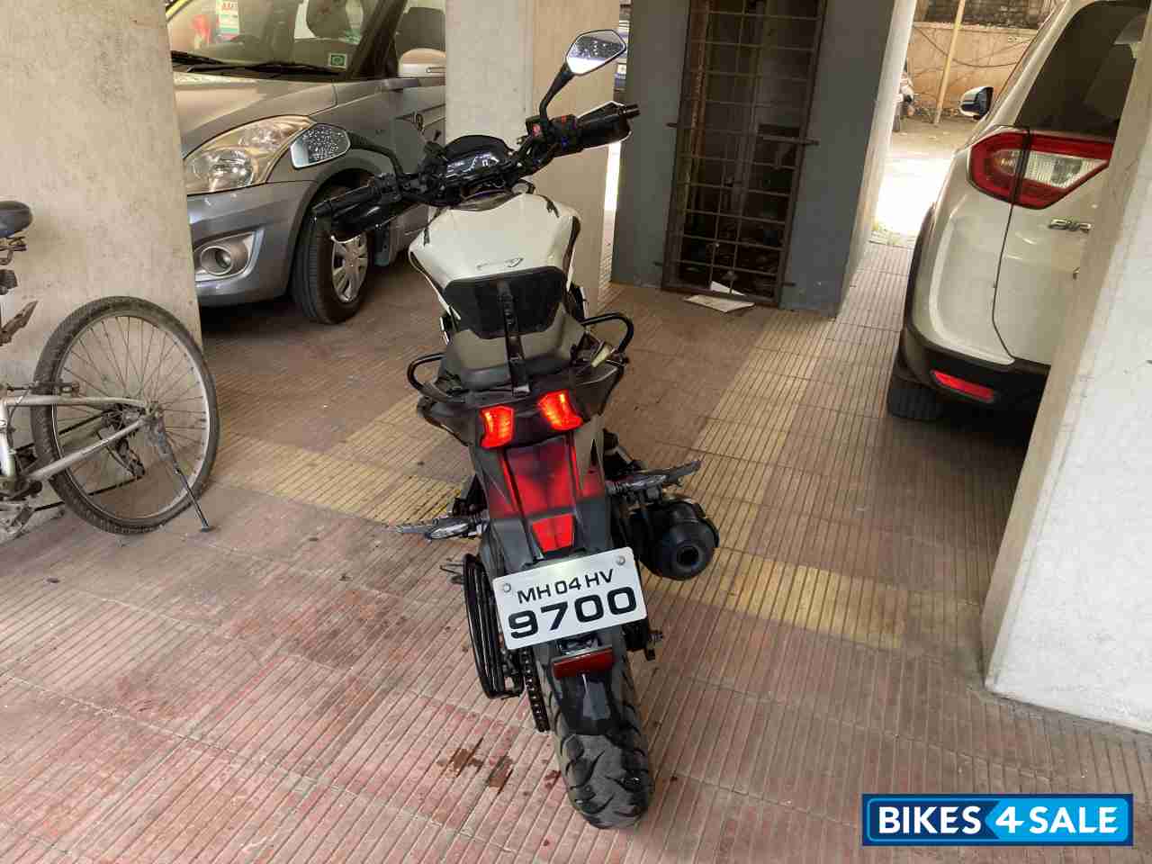 Bajaj Dominar 400 Disc