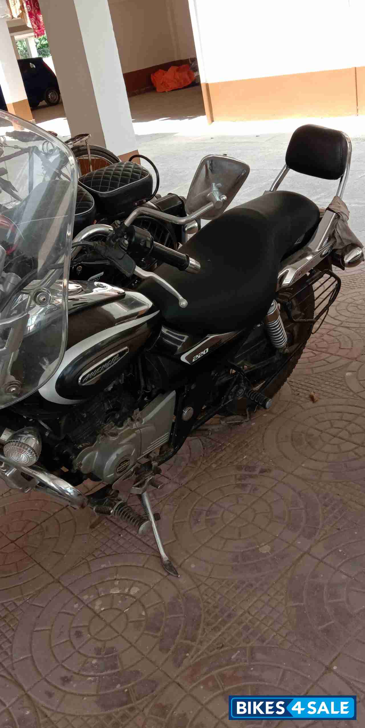 Bajaj Avenger Cruise 220