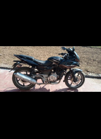 Black Bajaj Pulsar 220F