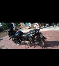 Black Bajaj Pulsar 220F