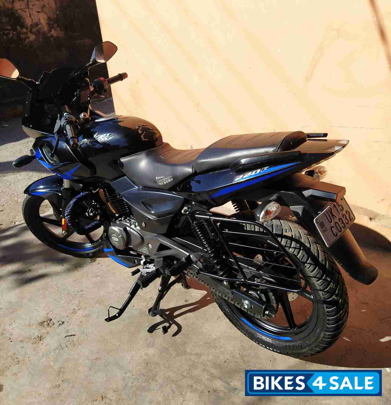 Black Blue Bajaj Pulsar 220F BS6