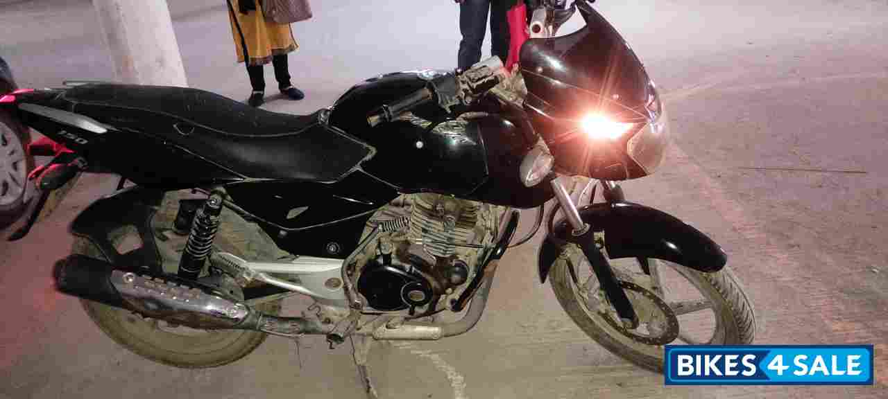 Black Bajaj Pulsar 150 DTSi