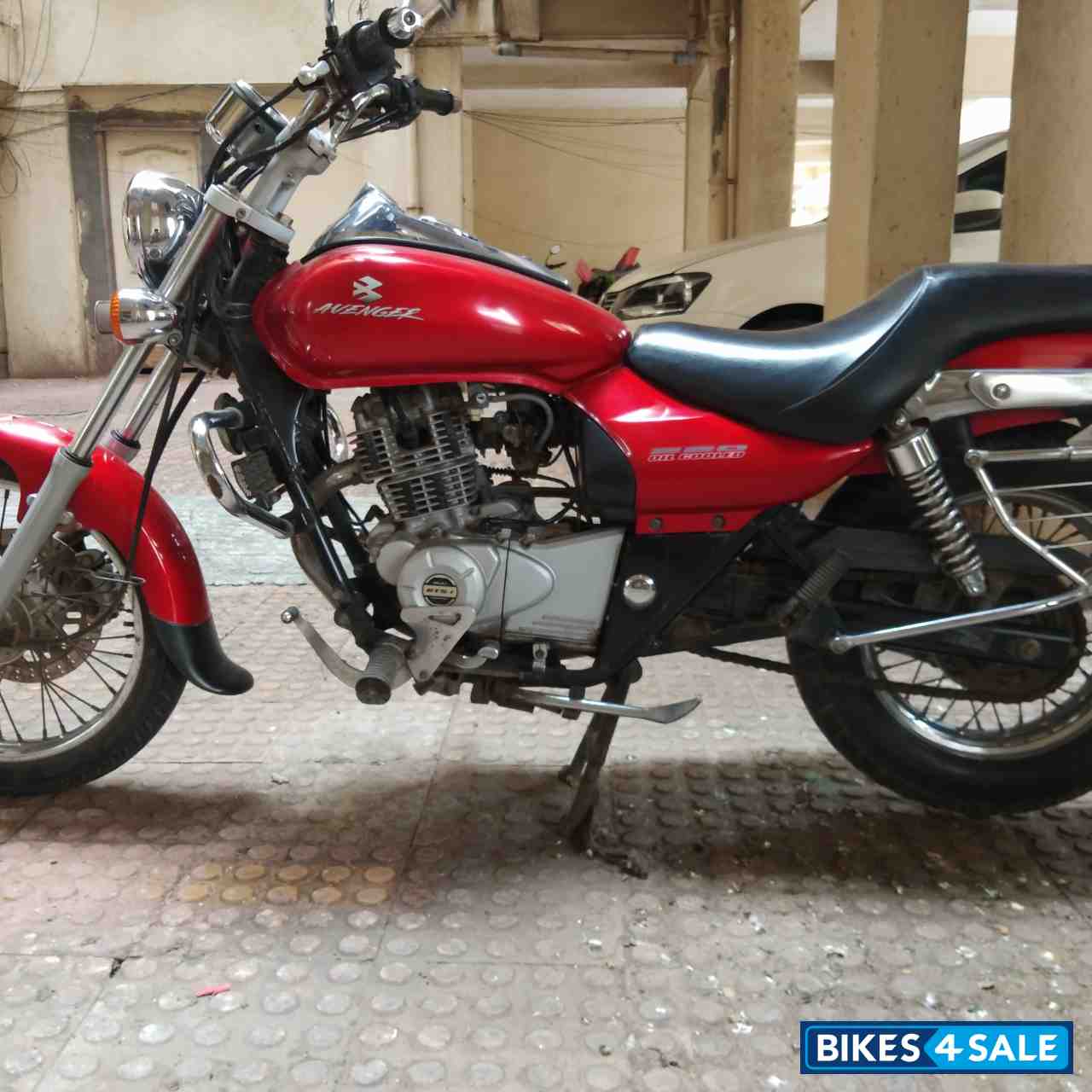 Bajaj Avenger 220 DTS-i